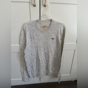 Hollister Men's Light Gray Crewneck Sweater